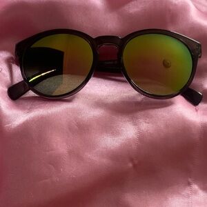 Stylish Sunglasses with Yellow Lenses